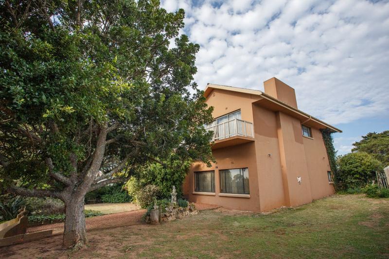 5 Bedroom Property for Sale in Mossel Bay Central Western Cape